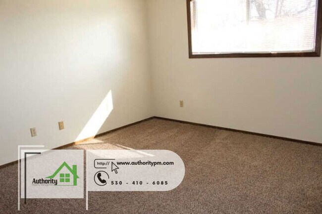 Building Photo - 1139 Del Sol Pl