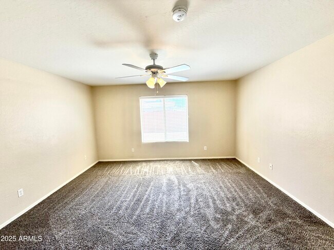 Building Photo - 13221 W Lisbon Ln