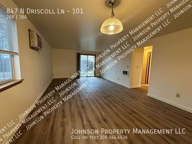 Building Photo - 847 N Driscoll Ln