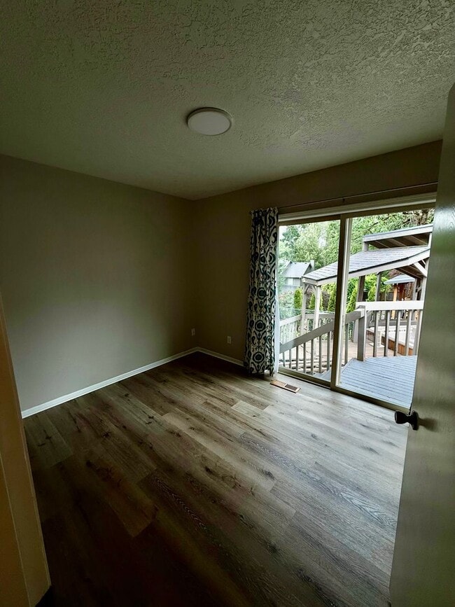 Building Photo - Stylish & Spacious West Salem Home 3Bed/2Bath