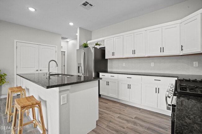 Building Photo - 2308 Enchanted Quail