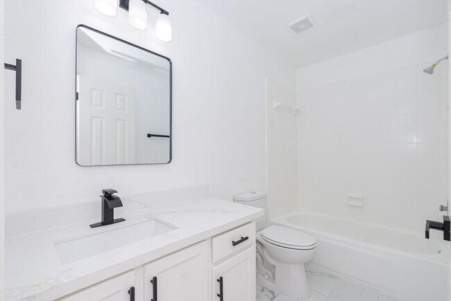 Building Photo - 3718 Brighton Ln