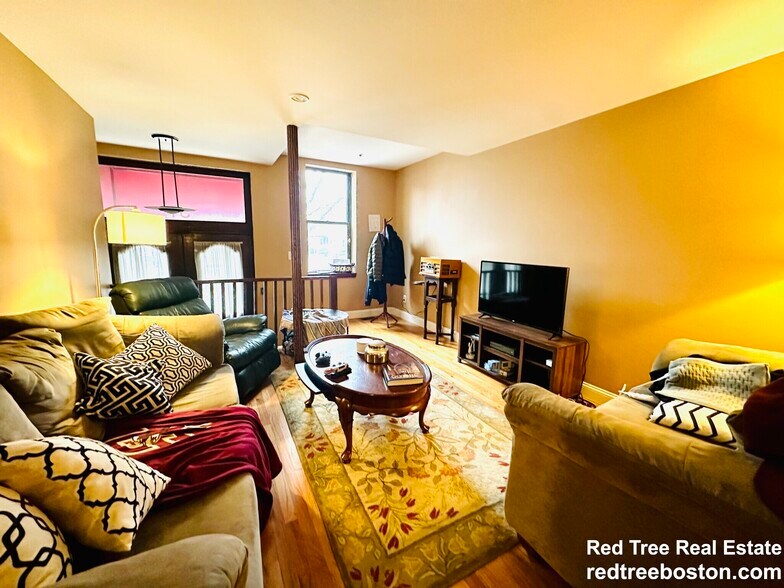 Building Photo - 31 Brainerd Rd