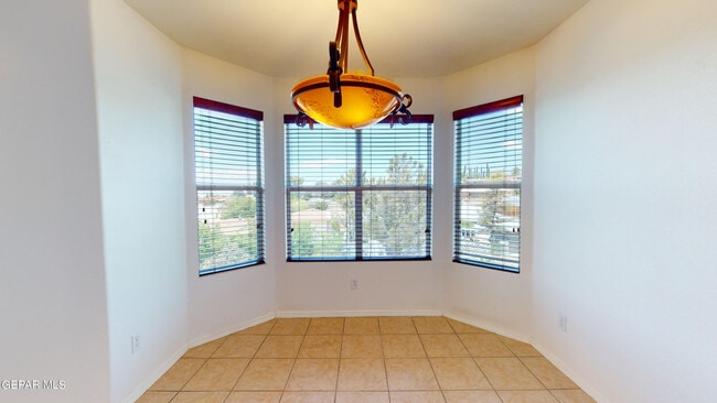 Building Photo - 6256 Escondido Dr