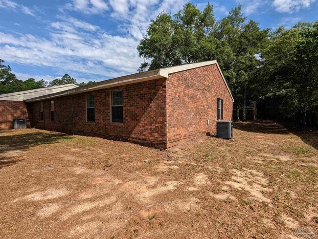 Building Photo - 6288 Hamilton Bridge Rd