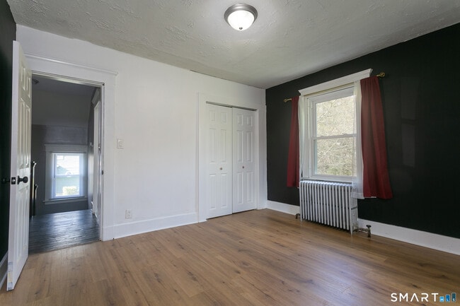 Building Photo - 101 Laurel St