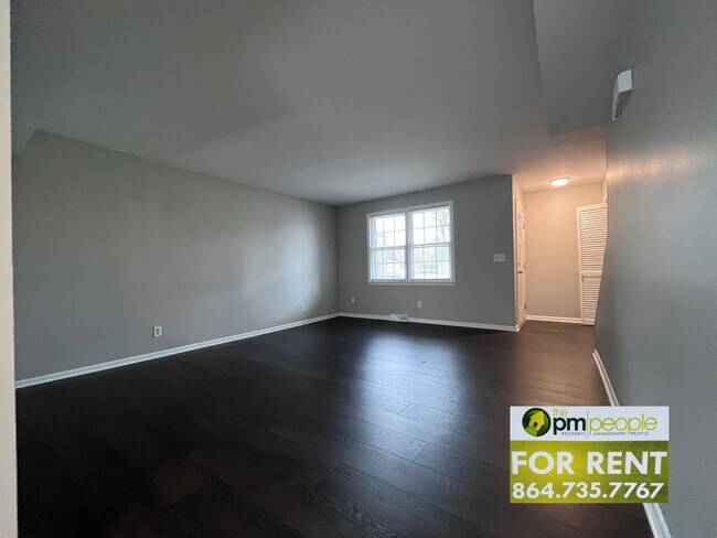 Building Photo - Excellent Location! 4/2.5 Townhome Available!