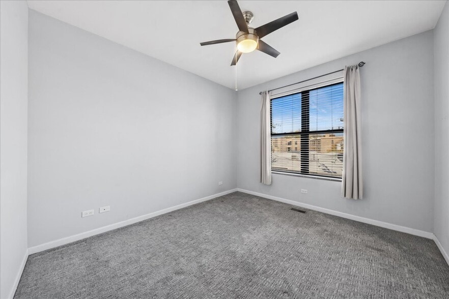 Building Photo - 2511 N Milwaukee Ave