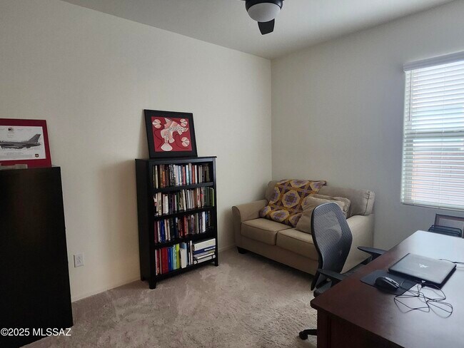 Building Photo - 11268 S Weismann Dr
