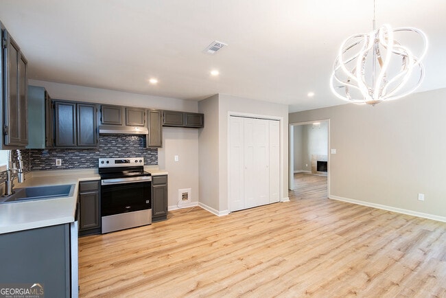 Building Photo - 2223 Papp Dr