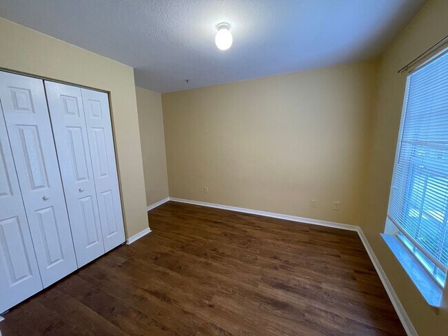 Building Photo - ANNUAL RENTAL - VANDERBILT PLACE AT CAMDEN COVE-3 BED/2 BATH