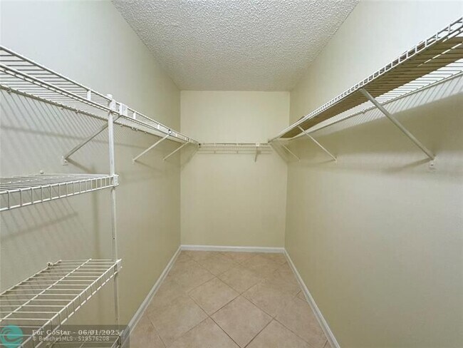 Building Photo - 12222 Royal Palm Blvd