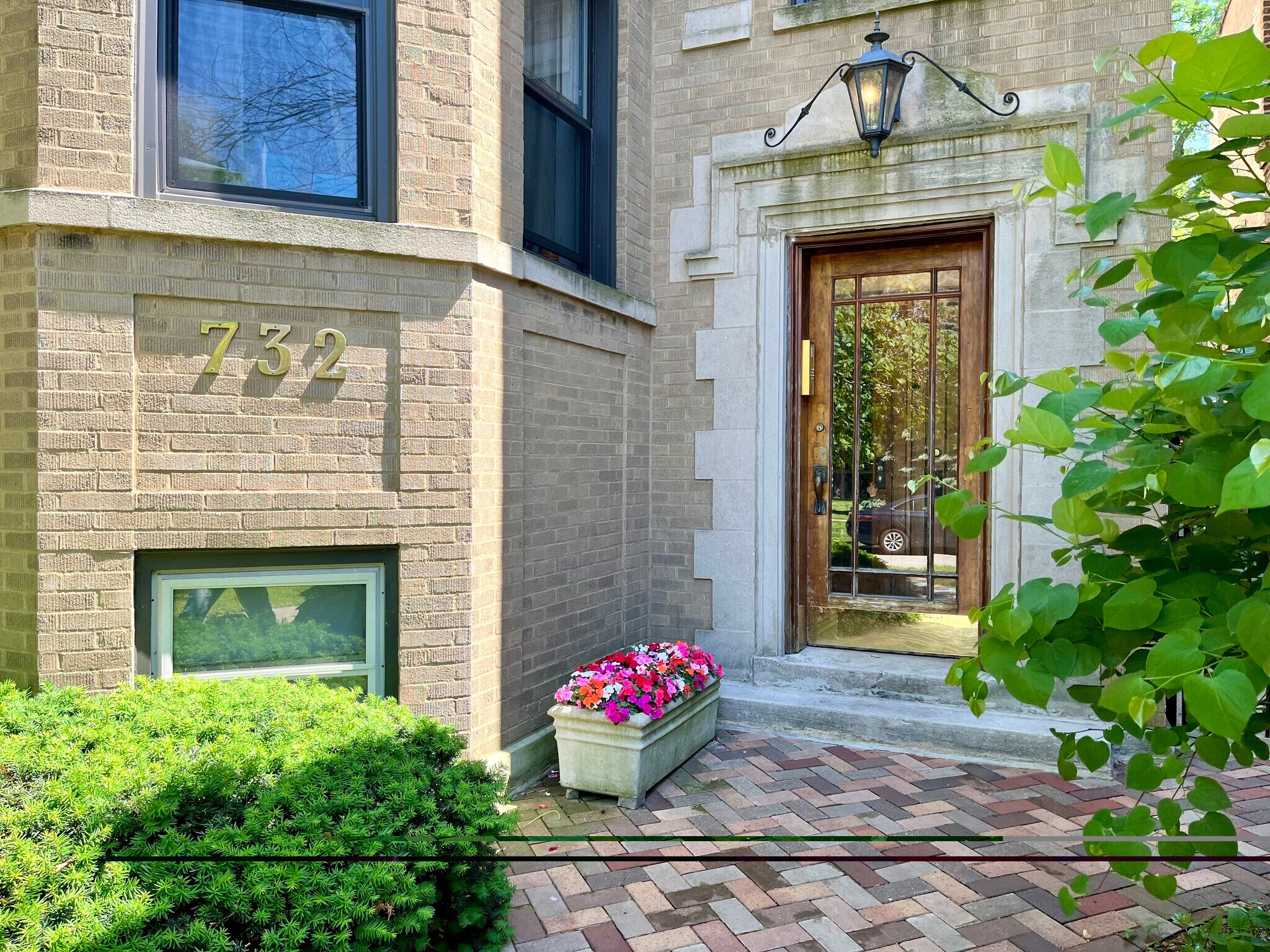 Building Photo - 732 Mulford St