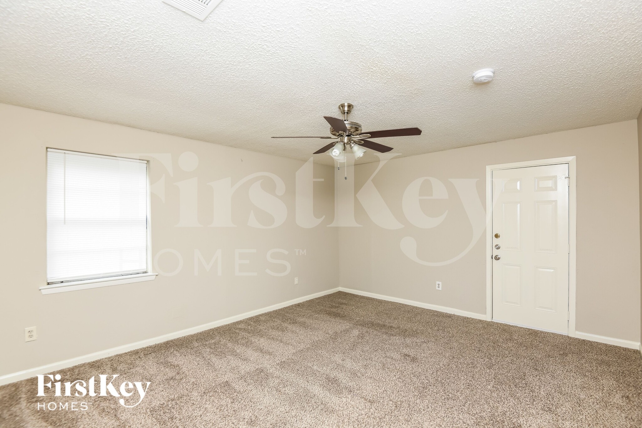 Building Photo - 2100 Cedar Ct