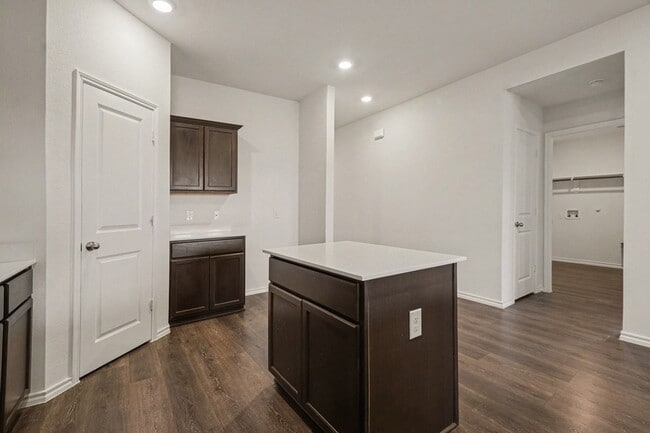 Building Photo - 505 Banner Ave