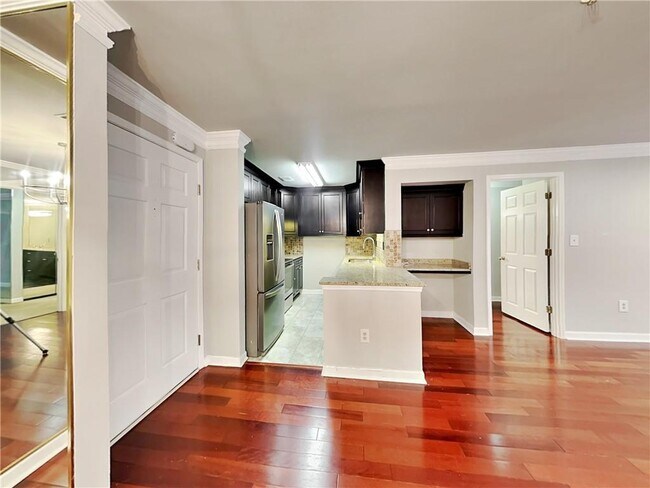 Building Photo - 3201 Lenox Rd NE