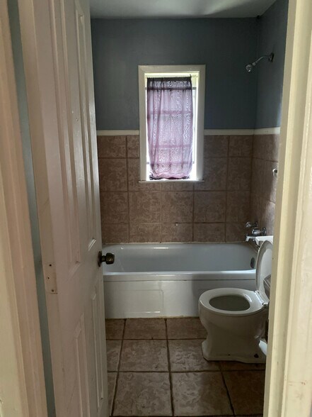 Building Photo - 1539 Livewell Cir
