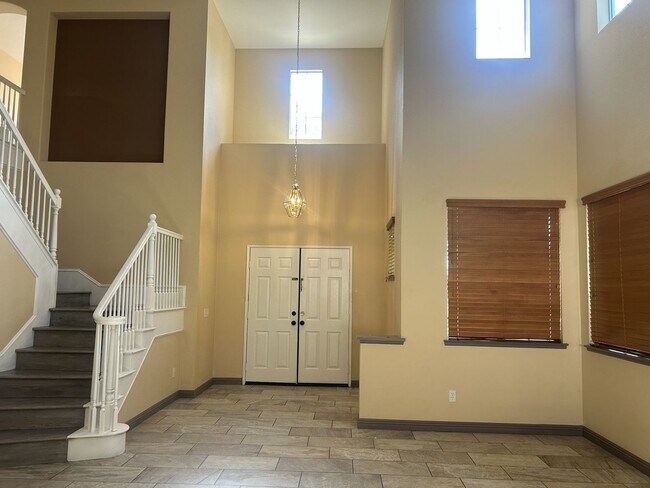 Building Photo - 37978 Spur Dr