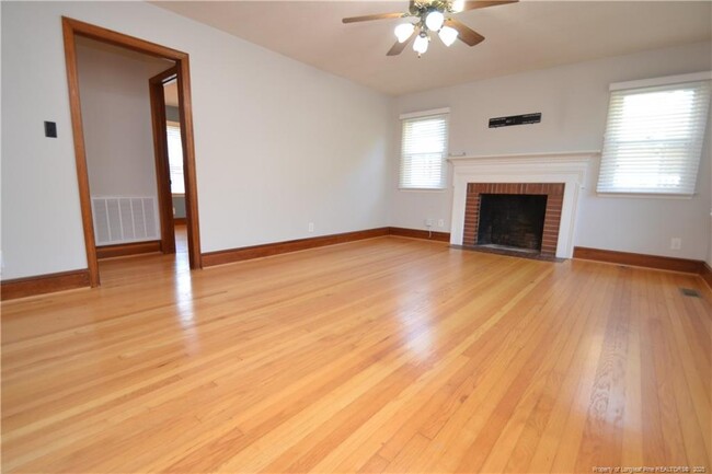 Building Photo - 312 Williams St