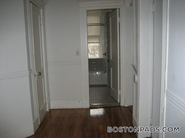 Building Photo - 28 Westland Ave