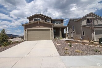 Building Photo - Amazing 4bdrm home in Forest Lakes