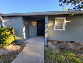 Building Photo - 105 Dorchester Square