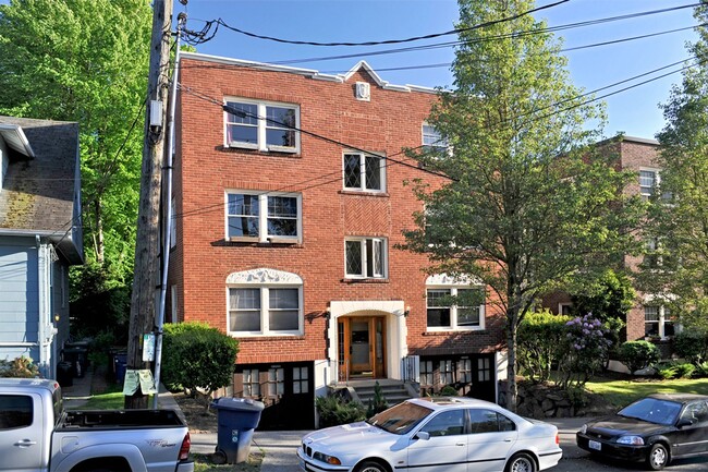 Interior Photo - Crest Apartments