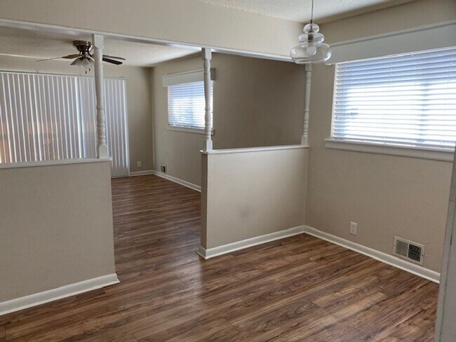 Building Photo - Large 3 bed/2 bath home in nice neighborhood  in Denison!