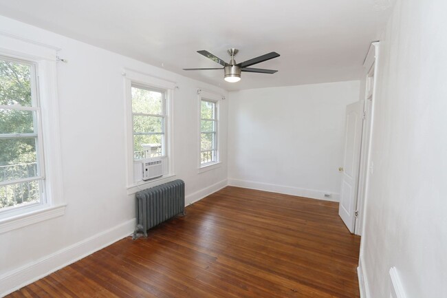 Building Photo - Lovely 3 bedroom home near Howard Universt...