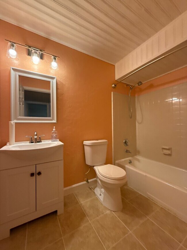 Building Photo - 7201 Winery Ln