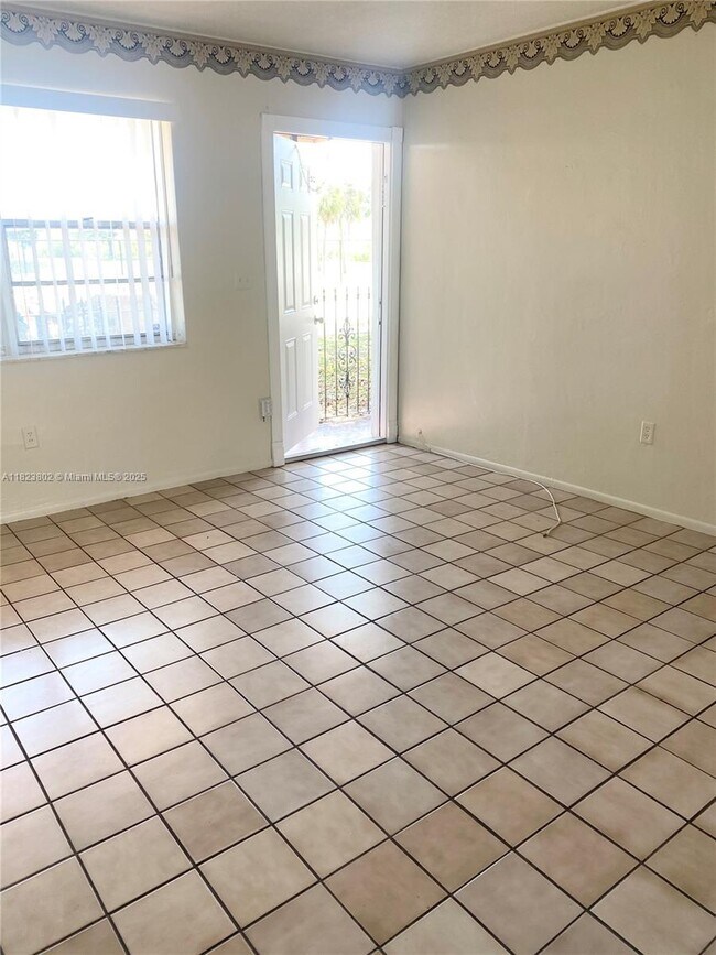 Building Photo - 6154 SW 38th St