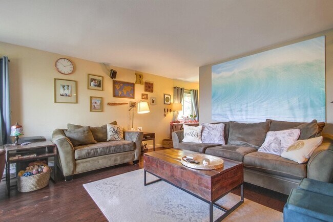 Building Photo - 3064 Avenida Christina