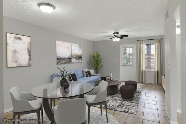 Building Photo - ***1st MONTH RENT FREE! Cute 2 Bedroom Apartment in Eagle Lake