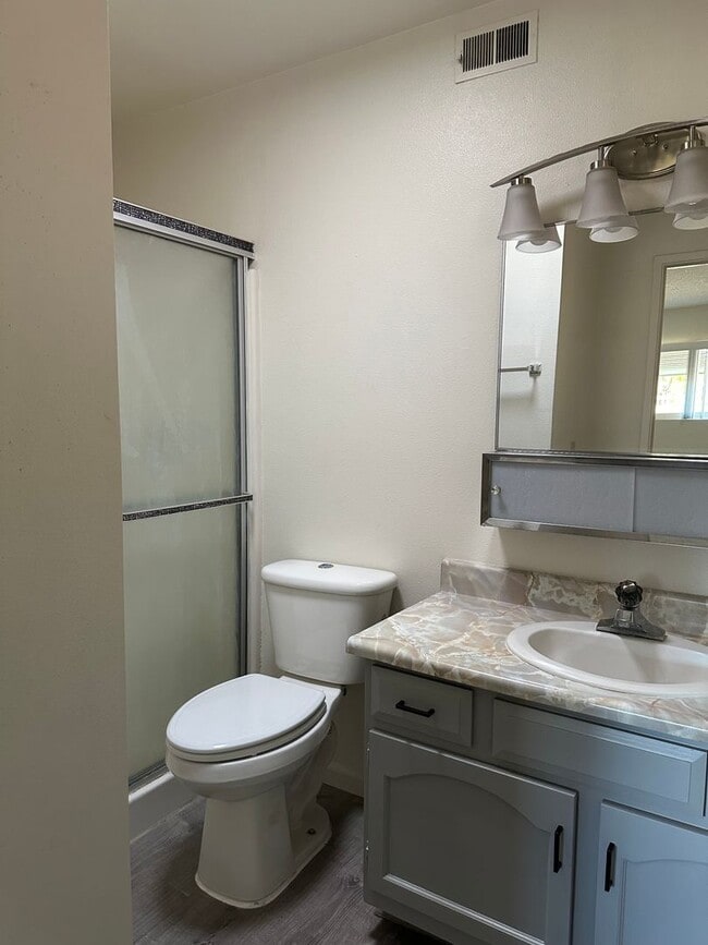 Building Photo - Well Kept Home in Sierra Bonita