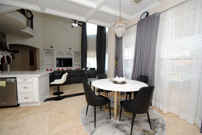 Building Photo - 15823 Medina Lake Ln