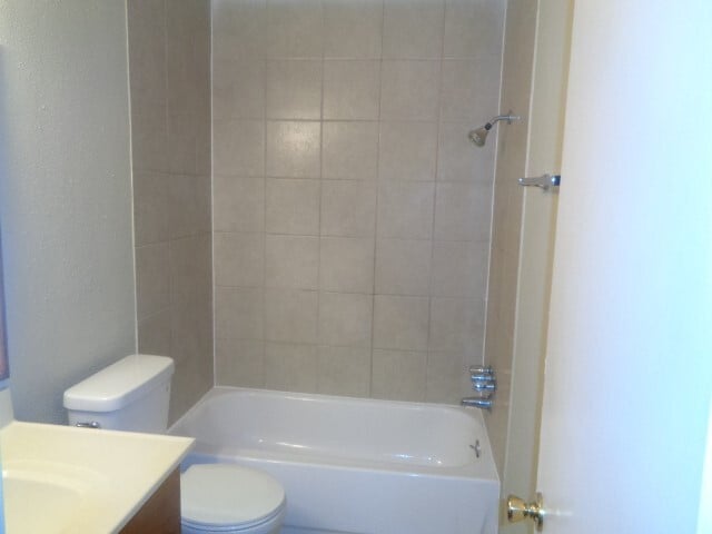 Building Photo - 14022 Greenway Dr