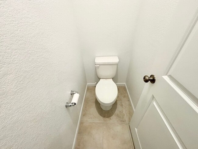 Building Photo - December FREE If Lease Starts By Nov. 15!!