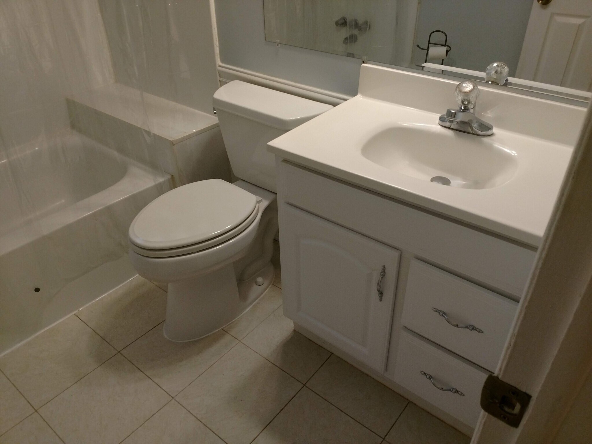 Building Photo - 2063 Champagne Dr