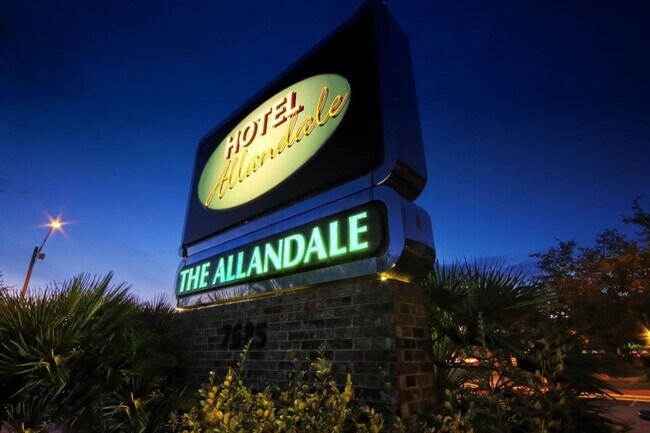 Building Photo - Fantastic Luxury 1-1 in the heart of Allandale
