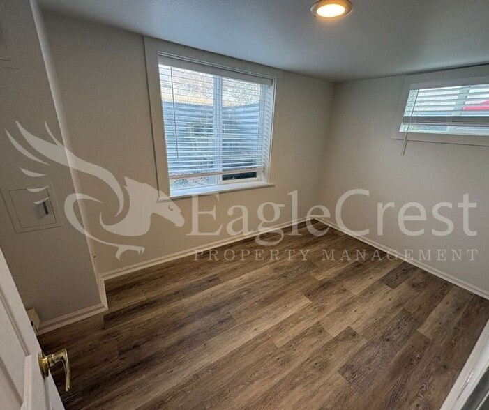 Building Photo - 236NCOLLEGE