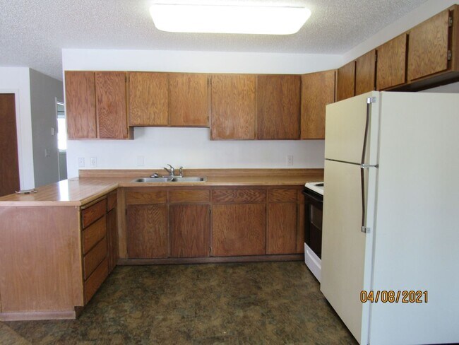 Building Photo - 656 Ouida Way