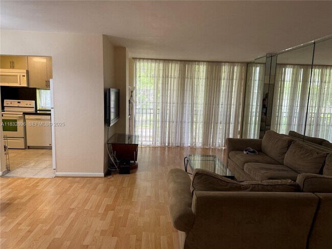 Building Photo - 17021 N Bay Rd