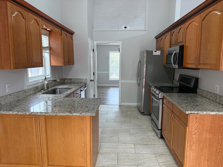 Building Photo - 5600 Sugar Crossing Dr