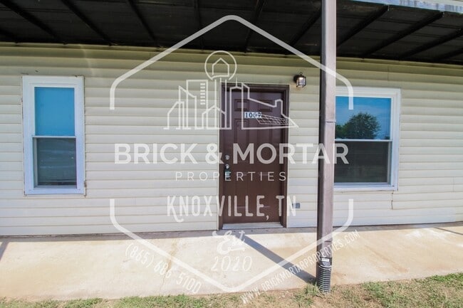 Building Photo - 1009 Clendenen Rd