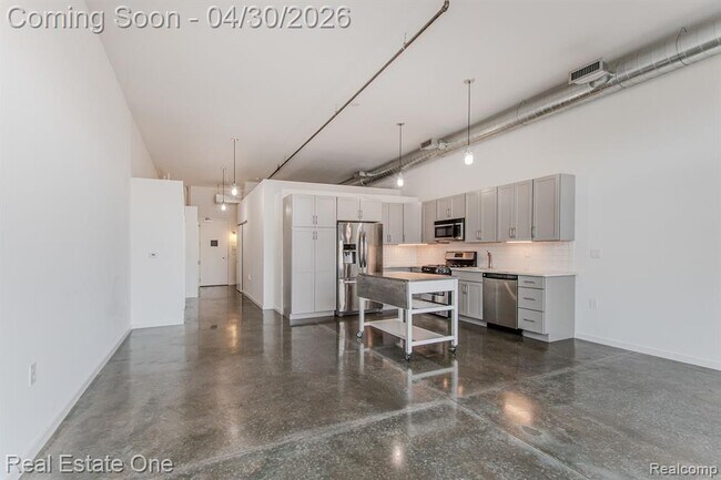 Building Photo - 211 E 9 Mile Rd