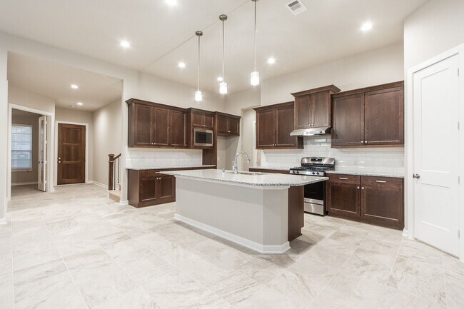 Building Photo - 8706 Fox Trail Dr