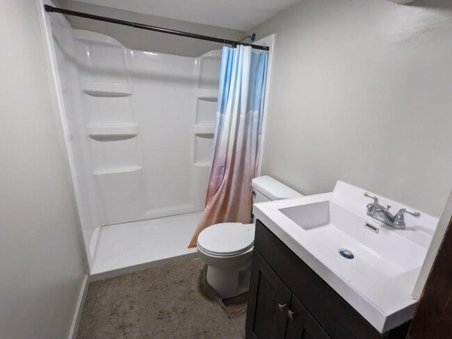 Building Photo - 5108 E Looman St