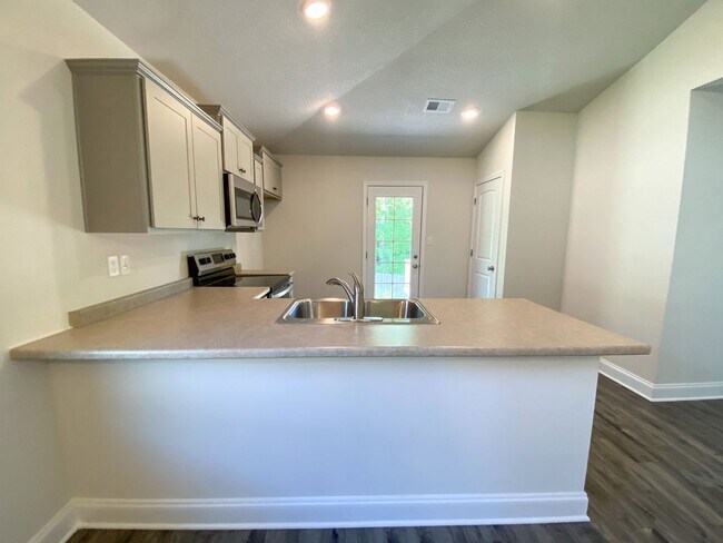 Building Photo - 4 bed, 2 bath built in 2023 in Olive Branch