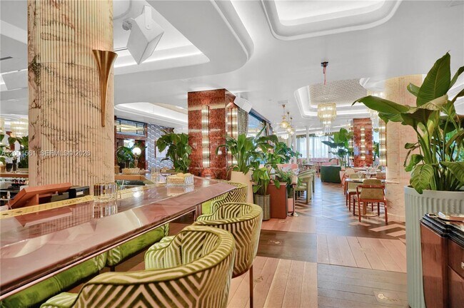 Building Photo - 905 Brickell Bay Dr