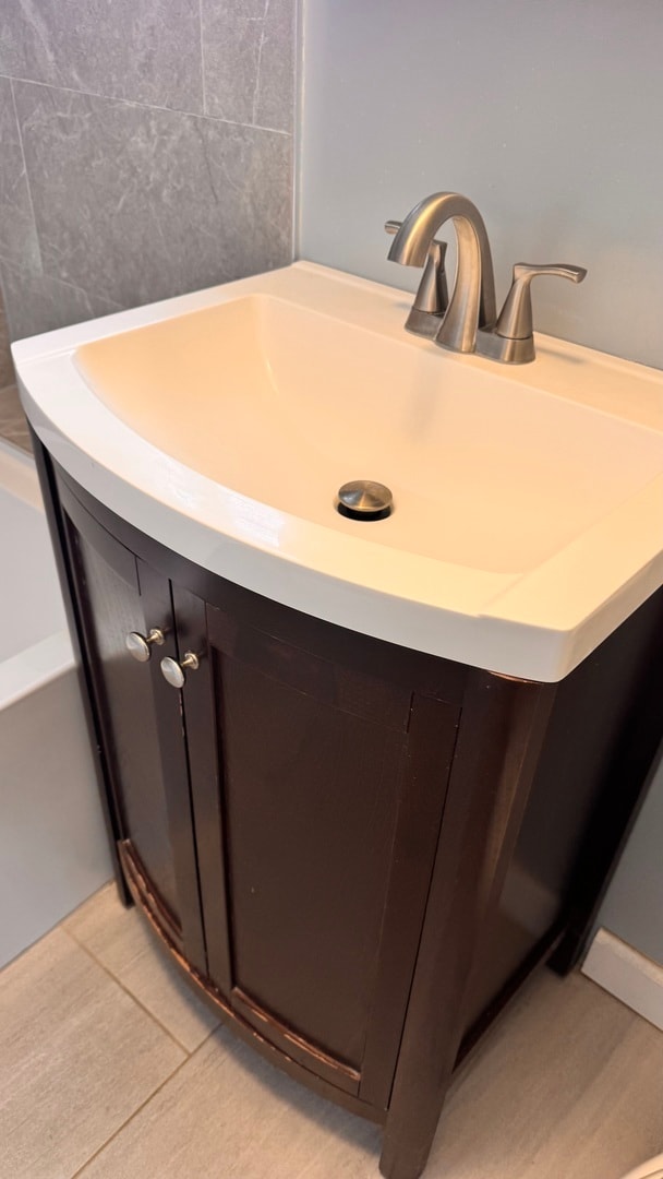 Building Photo - 4441 N Central Ave